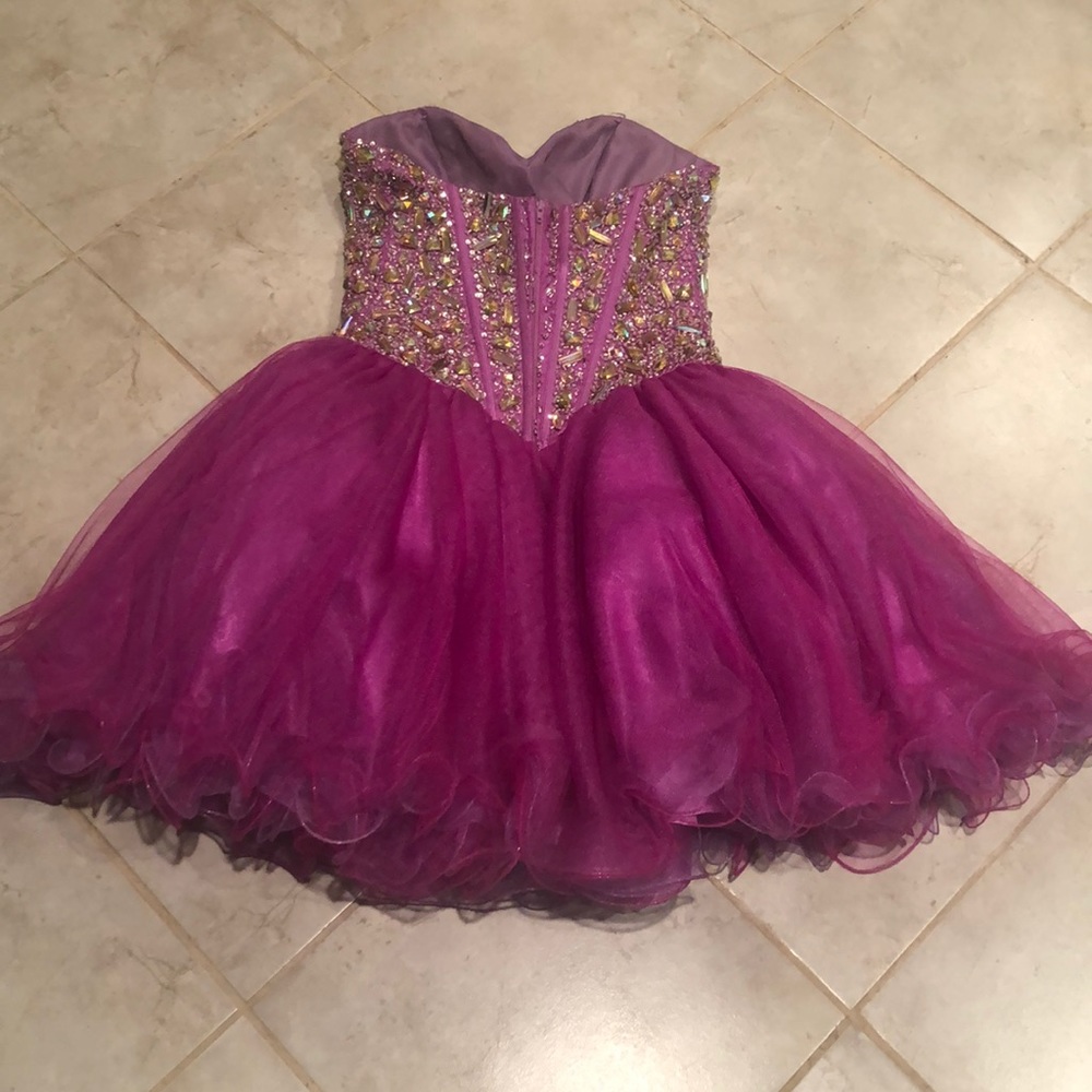 Prom dress - Picture 2 of 8